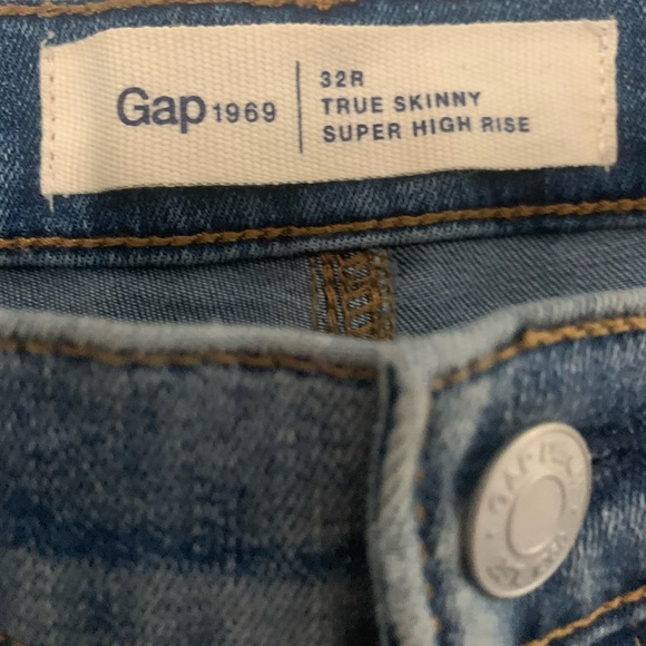 GAP Front Color Patch Skinny Jeans - Picture 2 of 3